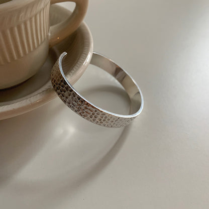 Women's Sterling Silver Hammer Pattern Wide Bangle