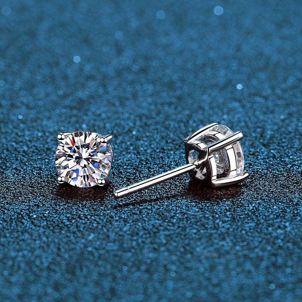 Classic Sterling Silver Four-Claw Drill Moissanite Diamond Stud Earrings